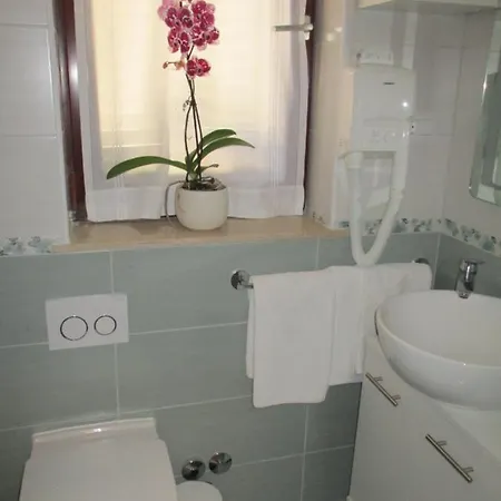 Bed & Breakfast Sobe Bukaleta