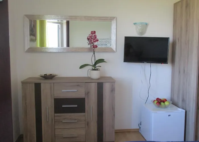 Sobe Bukaleta Couette-café 3*